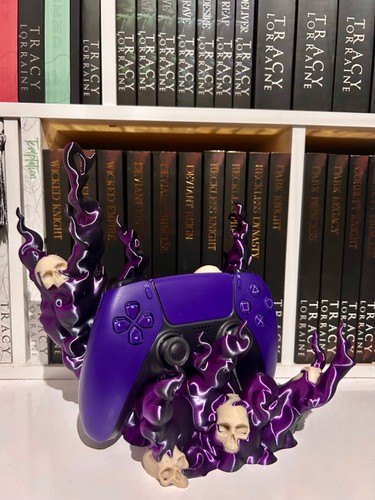 Spooky skull controller - spooky, stand